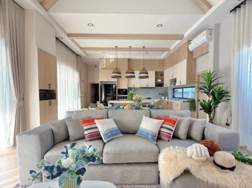 3 Bedroom Single-Story American Style Farmhouse For Sale photo 9