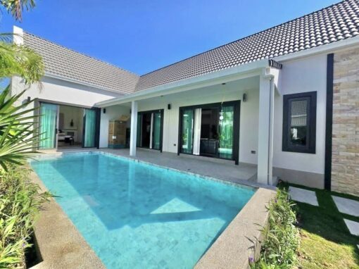 3 Bedroom Single-Story American Style Farmhouse For Sale photo 11